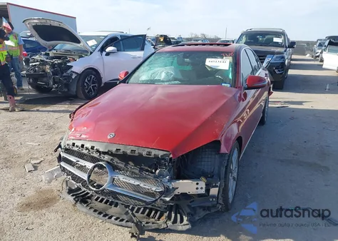 2018 Mercedes-Benz C 300 из США, поврежденный, VIN 55SWF4JB7JU248070